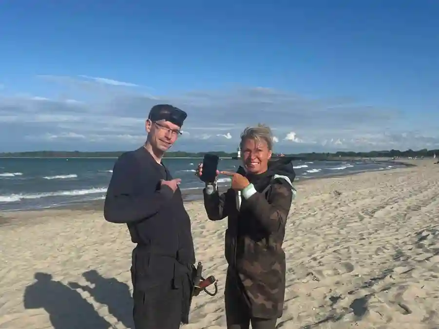 Strandabschnitt am Weststrand mit Sandscoop-Werkzeug